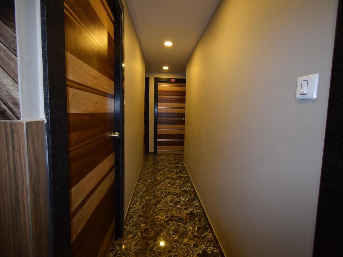 Hotel Lake Palace Ahmedabad Exterior photo